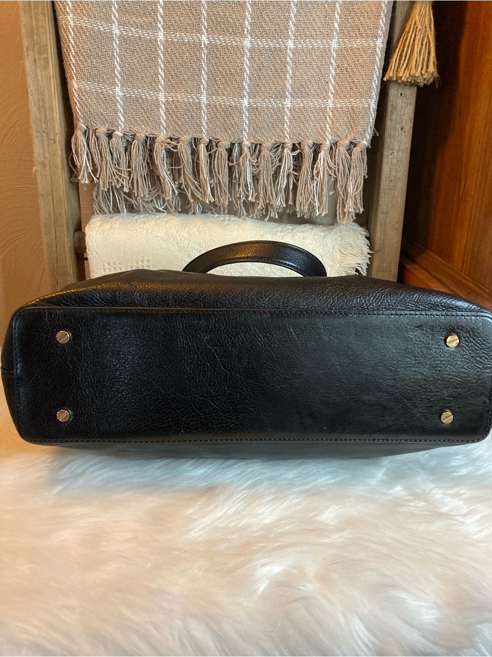 Authentic Tory Burch Black Leather Bombe Tote GUC - Picture 4 of 6